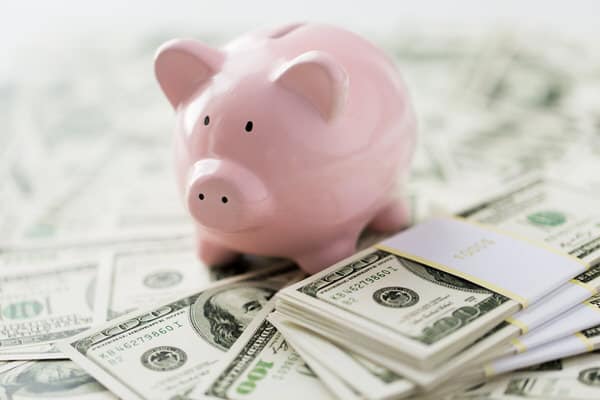 retirement income planning for women+piggy-bank
