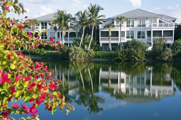 homes-on-lagoon